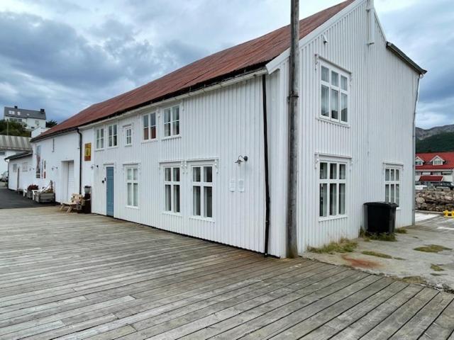 1. Etg I Dampskipsbrygga, Lodingen Havn エクステリア 写真
